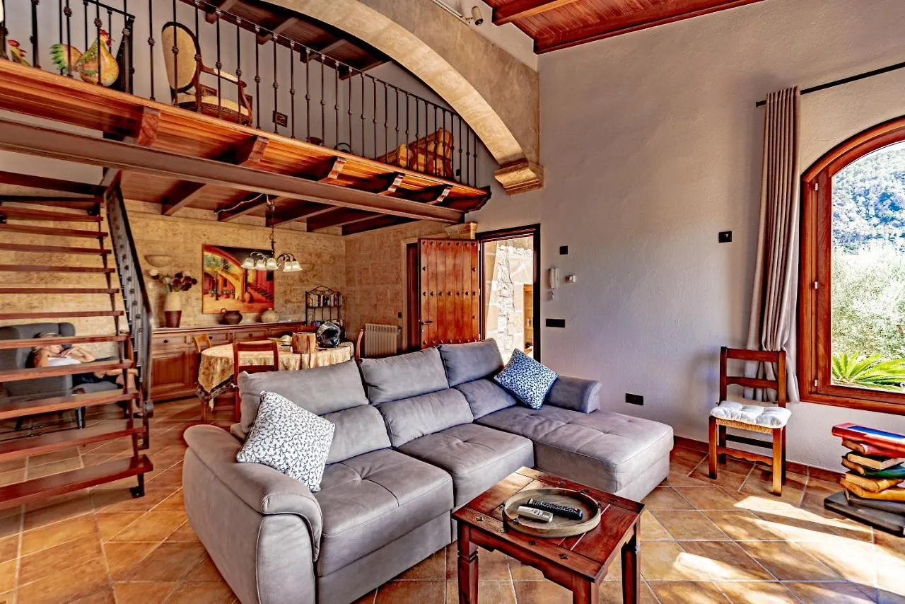 Villa In Center Of Pollensa With Pool And Jacuzzi