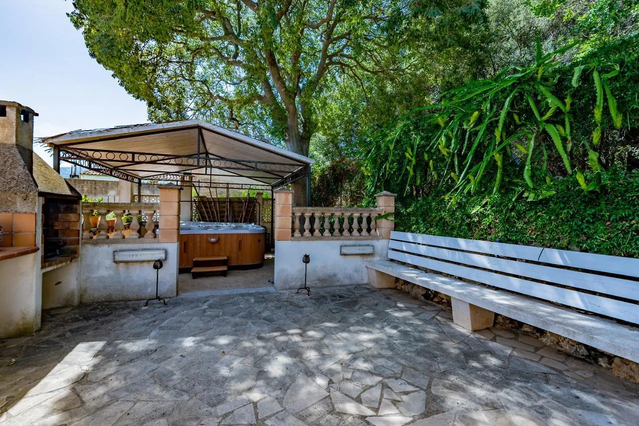 Villa In Center Of Pollensa With Pool And Jacuzzi